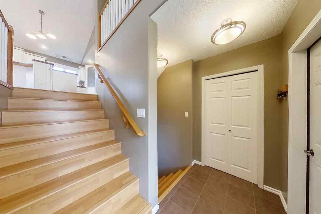 MLS® A2215477 - 2300 Pioneer Drive SW in NONE Slave Lake, Residential