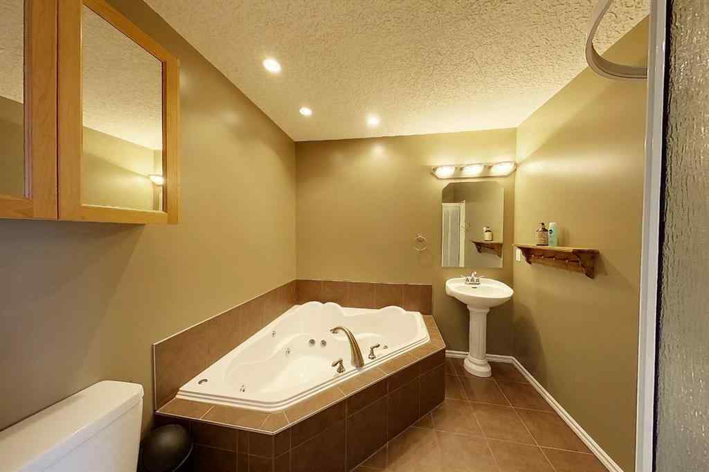 MLS® A2215477 - 2300 Pioneer Drive SW in NONE Slave Lake, Residential