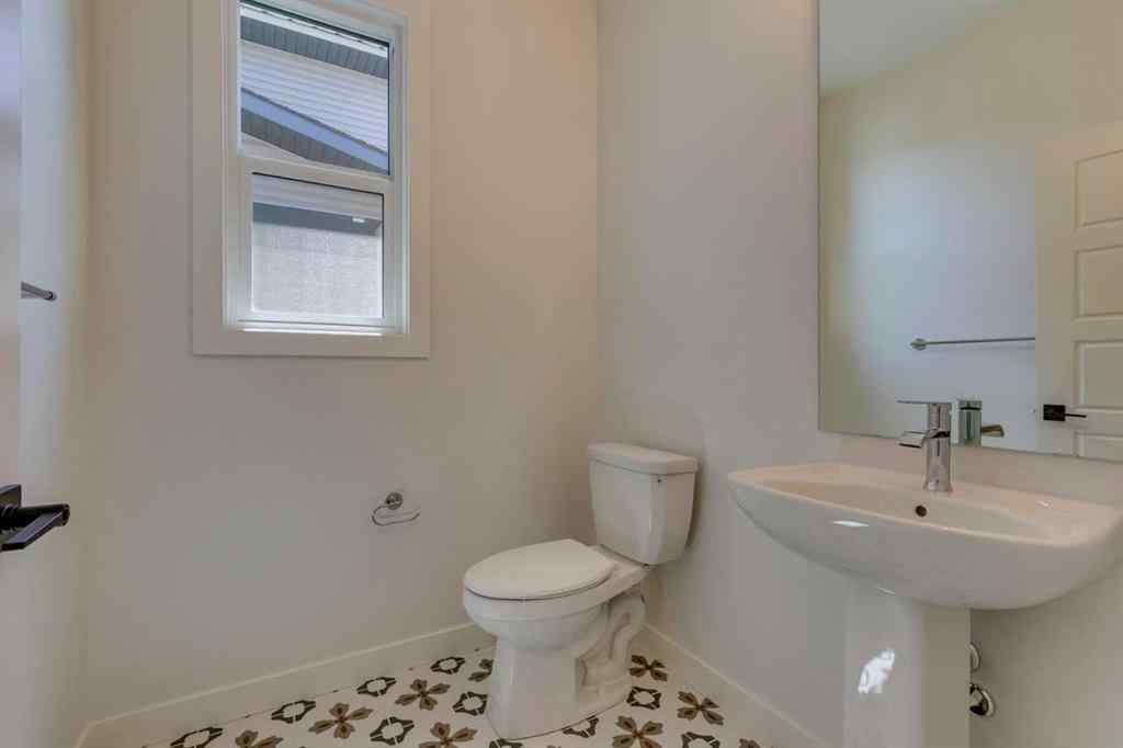 MLS® A2215566 - 56 Dawson Wharf Mount  in Dawson\'s Landing Chestermere, Residential