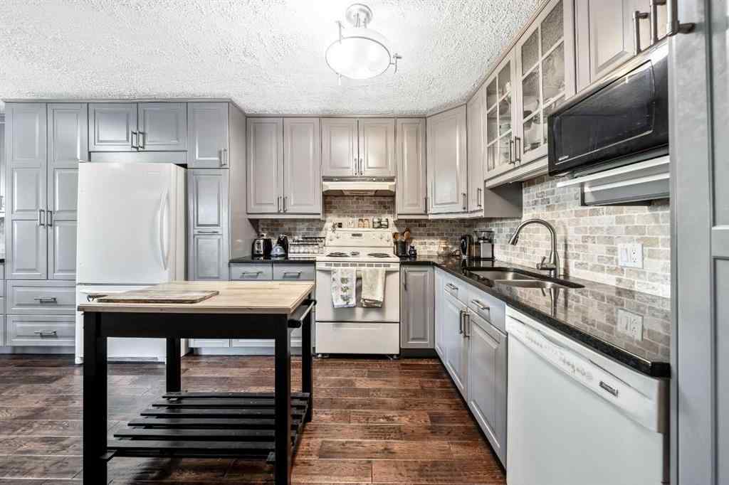 MLS® A2215728 - Unit #10 310 Brookmere Road SW in Braeside Calgary, Residential