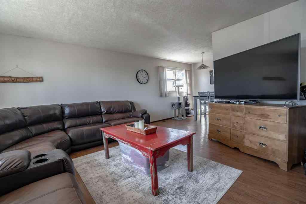 MLS® A2215729 - 5008 50 Ave   in NONE Grimshaw, Residential