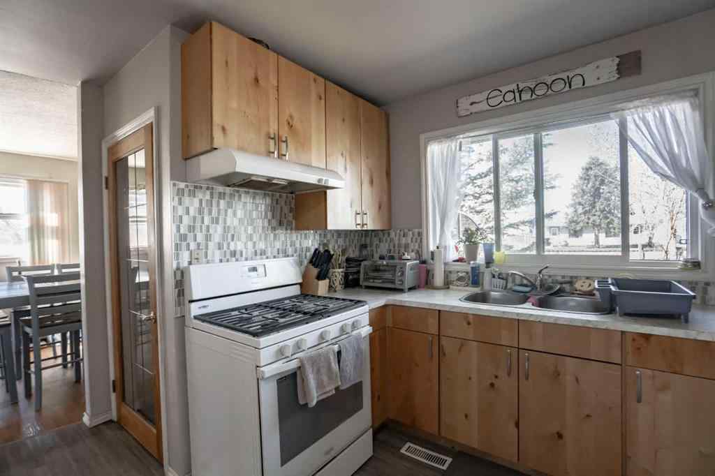 MLS® A2215729 - 5008 50 Ave   in NONE Grimshaw, Residential