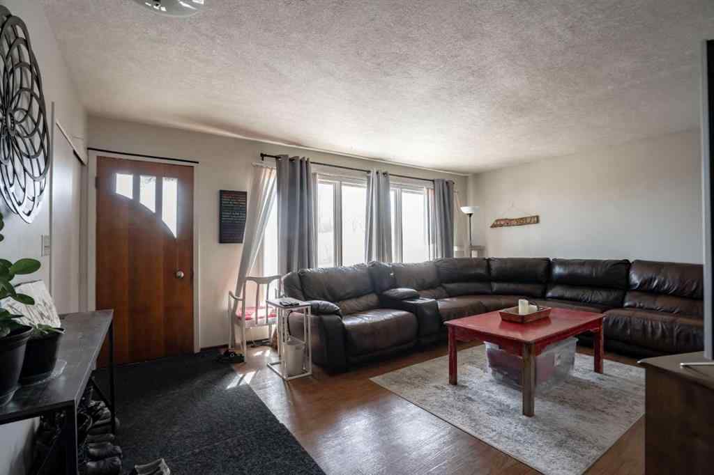 MLS® A2215729 - 5008 50 Ave   in NONE Grimshaw, Residential