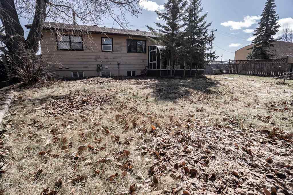 MLS® A2215729 - 5008 50 Ave   in NONE Grimshaw, Residential
