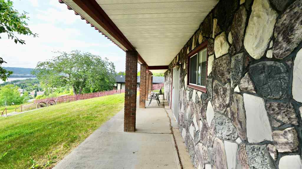 MLS® A2215769 - 10839 103 Street  in South End Peace River, Residential