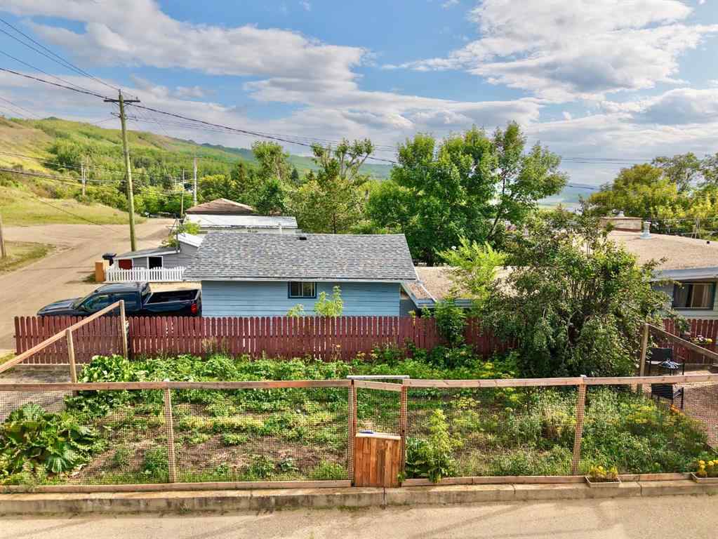 MLS® A2215769 - 10839 103 Street  in South End Peace River, Residential