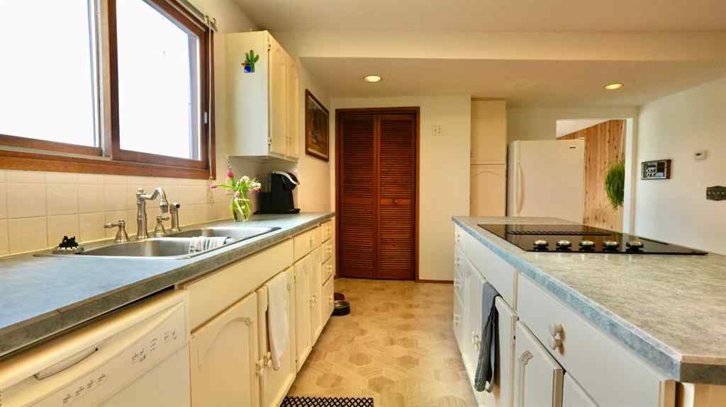 MLS® A2215769 - 10839 103 Street  in South End Peace River, Residential