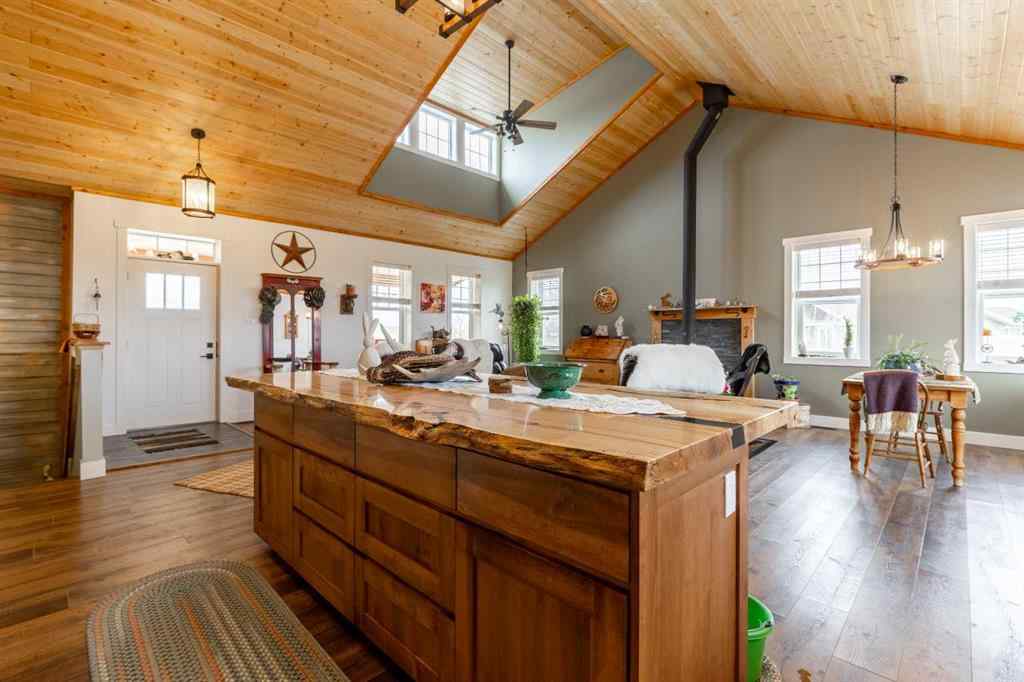 MLS® A2215852 - 113 Whitetail Place  in NONE Shaughnessy, Residential
