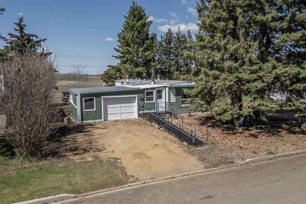 MLS® A2215882 - 315 & 317 Macrae Street  in Bawlf Bawlf, Residential