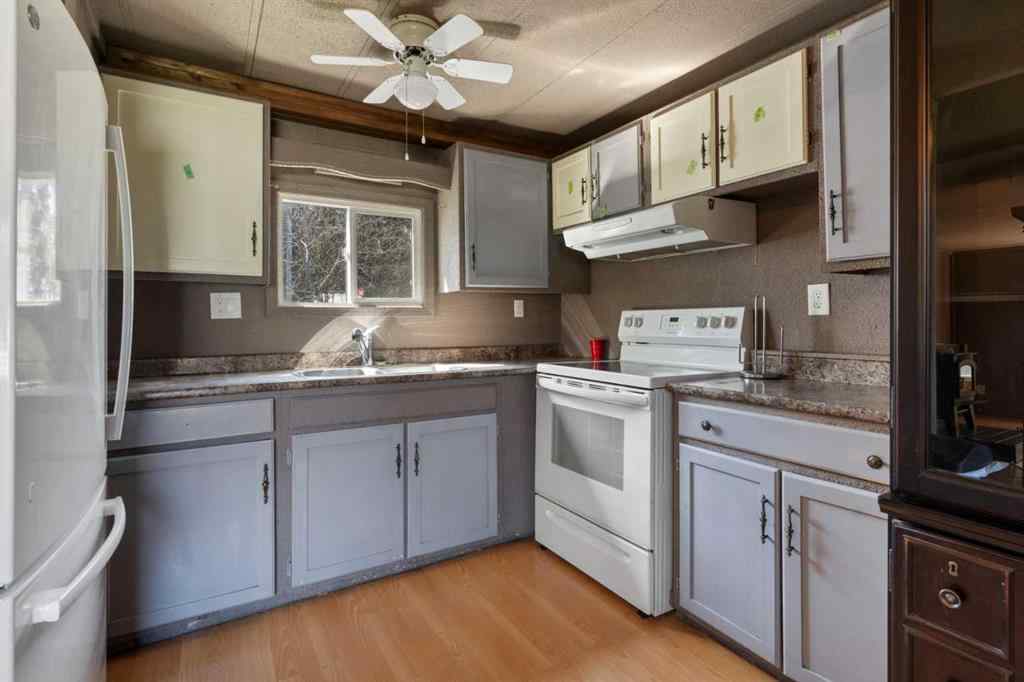 MLS® A2215882 - 315 & 317 Macrae Street  in Bawlf Bawlf, Residential