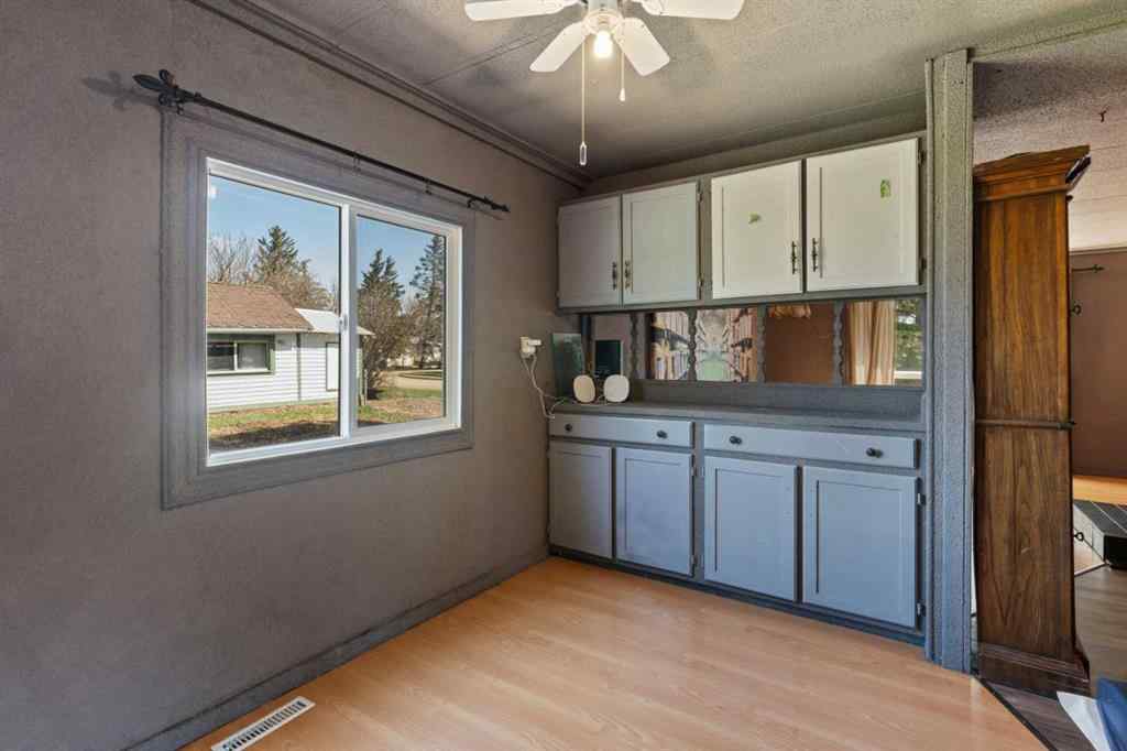 MLS® A2215882 - 315 & 317 Macrae Street  in Bawlf Bawlf, Residential
