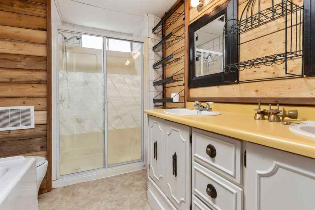 MLS® A2215882 - 315 & 317 Macrae Street  in Bawlf Bawlf, Residential