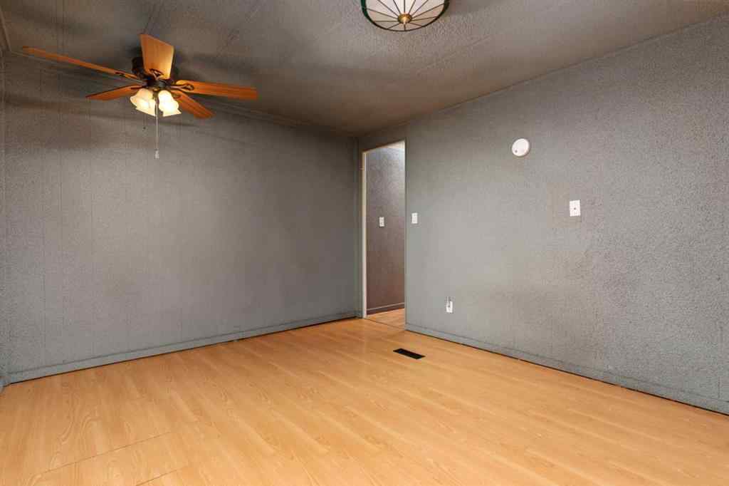 MLS® A2215882 - 315 & 317 Macrae Street  in Bawlf Bawlf, Residential