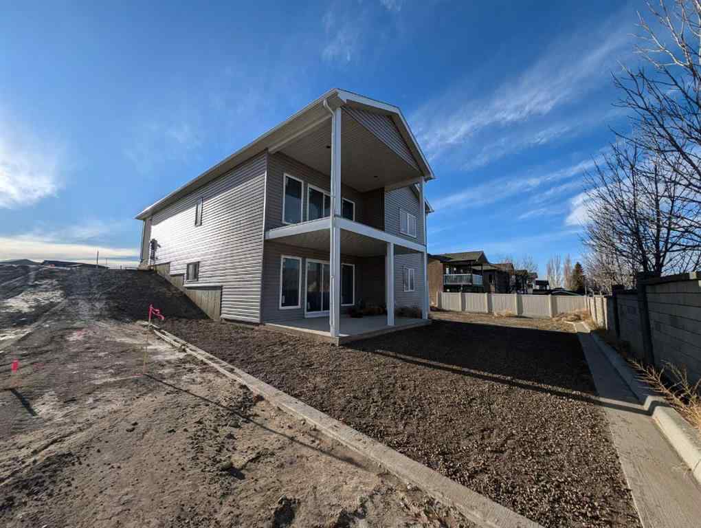MLS® A2215932 - 62 Sunwood Crescent SW in SW Southridge Medicine Hat, Residential