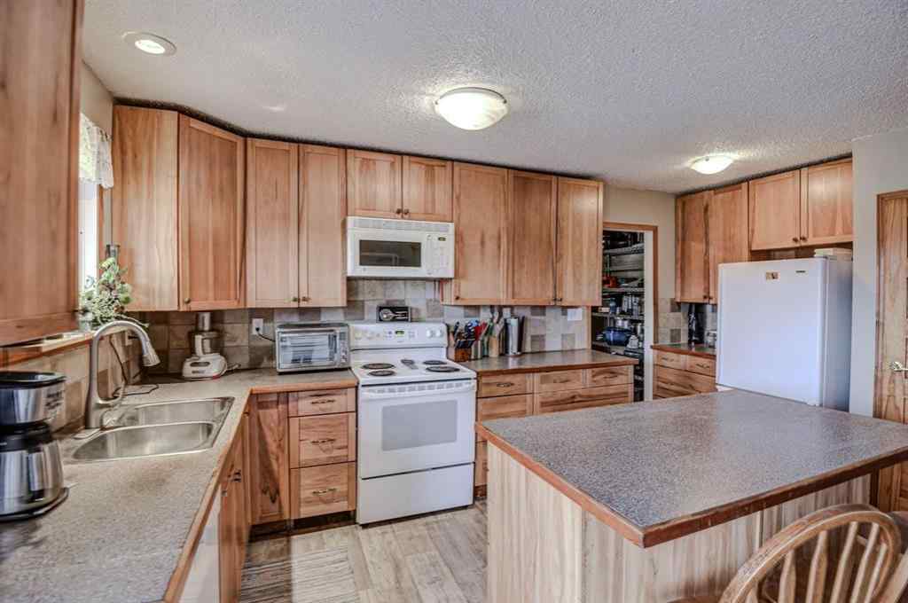 MLS® A2215935 - 640 Mcculloch Crescent  in NONE Irricana, Residential
