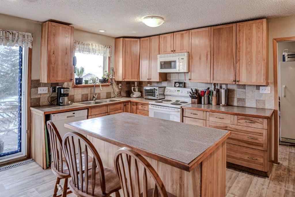 MLS® A2215935 - 640 Mcculloch Crescent  in NONE Irricana, Residential