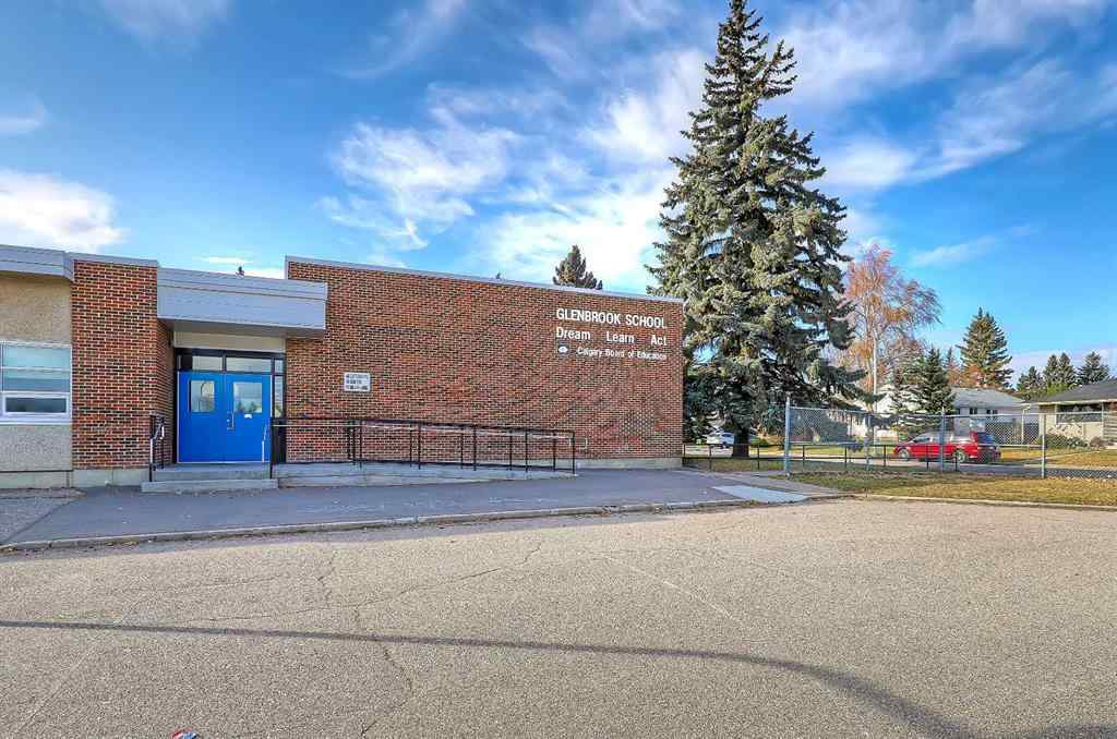 MLS® A2216066 - Unit #108 3550 45 Street SW in Glenbrook Calgary, Residential