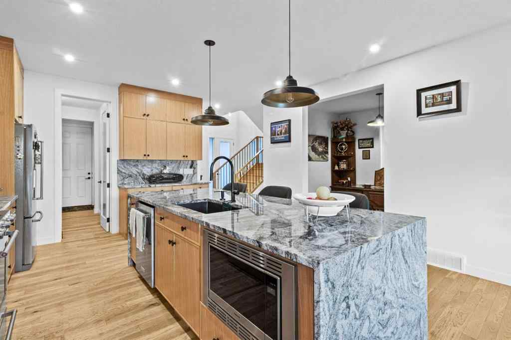 MLS® A2216181 - 44 Ranchers Way  in Air Ranch Okotoks, Residential