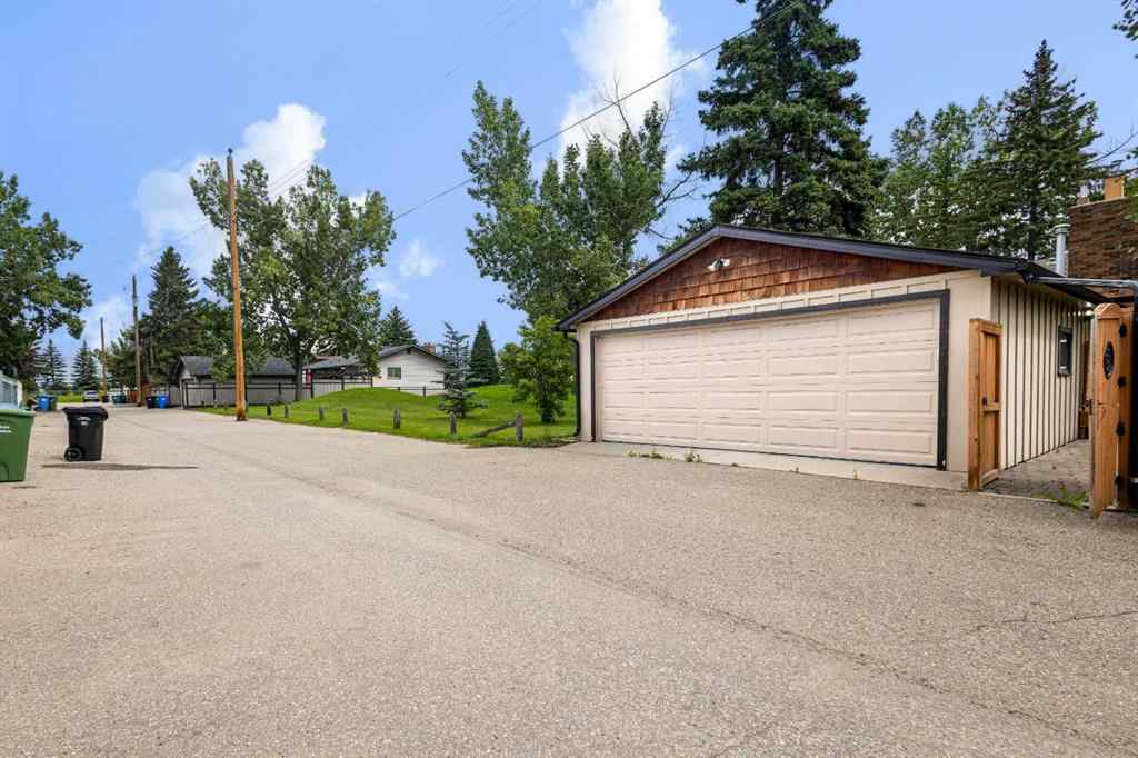 MLS® A2216203 - 219 Lake Rosen Crescent SE in Lake Bonavista Calgary, Residential