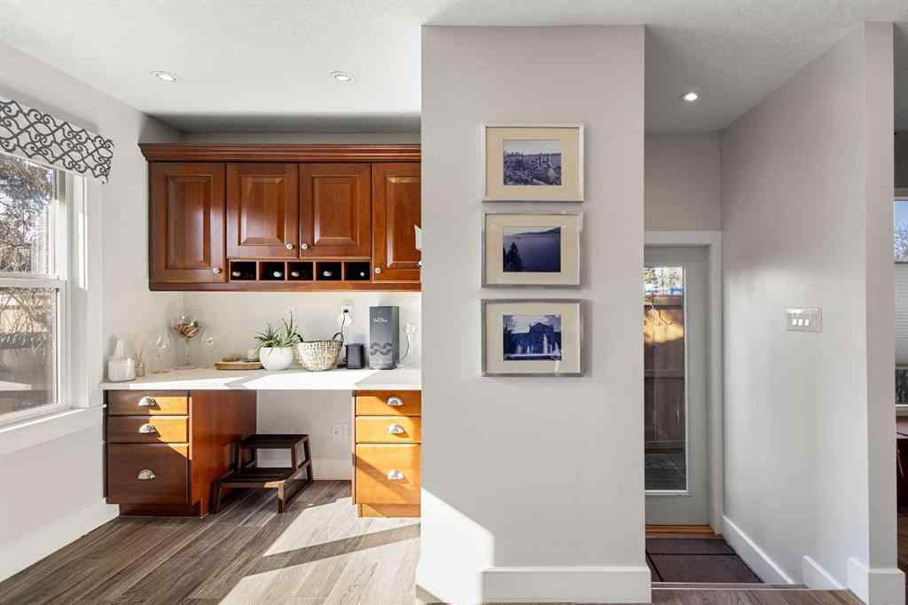 MLS® A2216203 - 219 Lake Rosen Crescent SE in Lake Bonavista Calgary, Residential