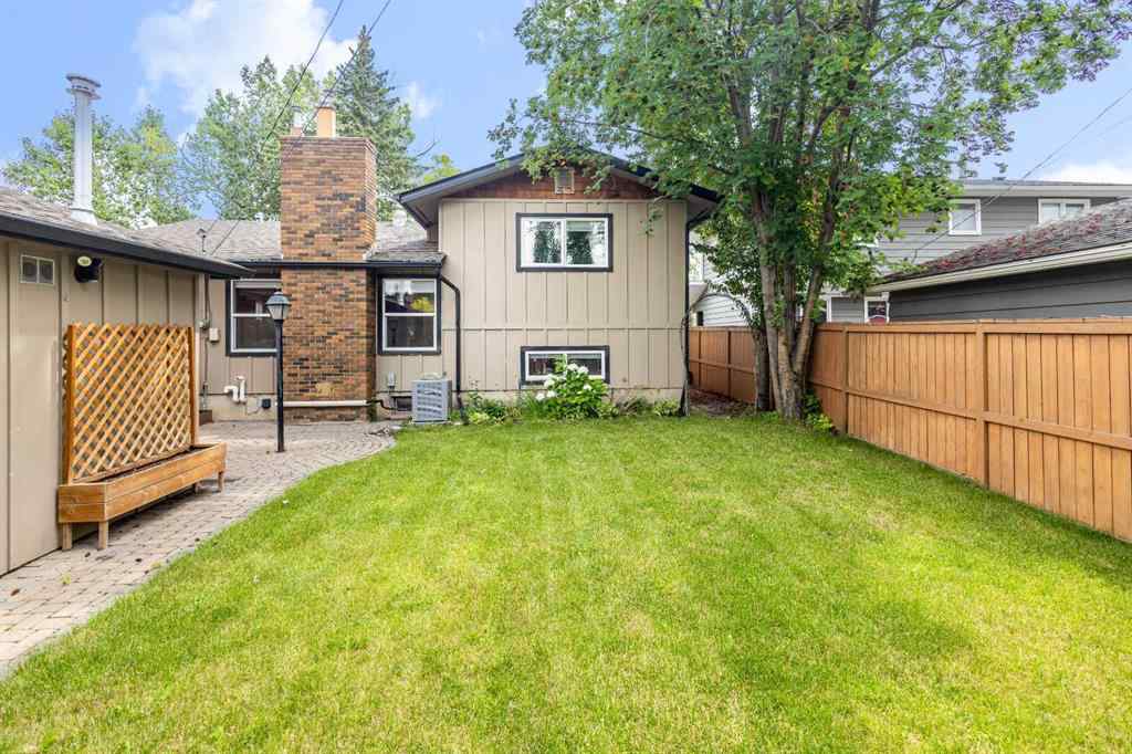 MLS® A2216203 - 219 Lake Rosen Crescent SE in Lake Bonavista Calgary, Residential