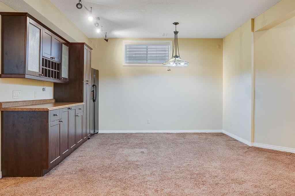 MLS® A2216232 - 596 Cougar Ridge Drive SW in Cougar Ridge Calgary, Residential