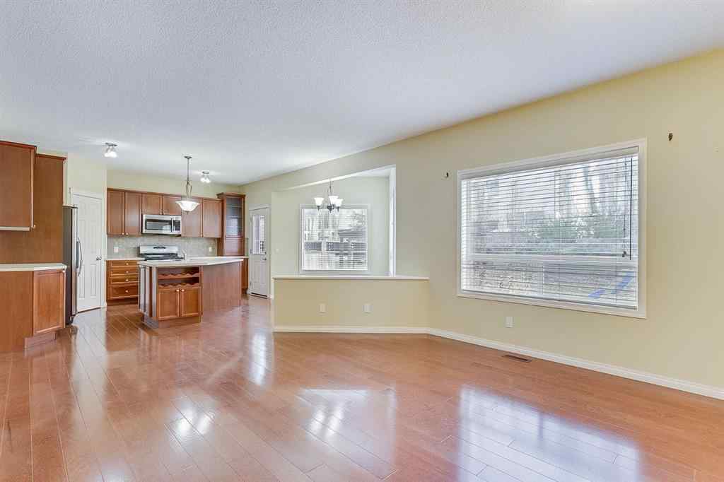 MLS® A2216232 - 596 Cougar Ridge Drive SW in Cougar Ridge Calgary, Residential