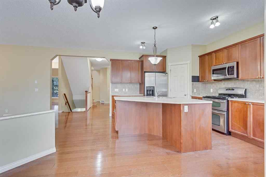 MLS® A2216232 - 596 Cougar Ridge Drive SW in Cougar Ridge Calgary, Residential