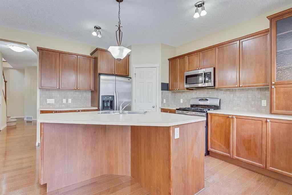 MLS® A2216232 - 596 Cougar Ridge Drive SW in Cougar Ridge Calgary, Residential