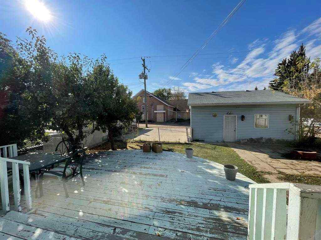 MLS® A2216354 - 1033 5 Avenue  in Wainwright Wainwright, Residential