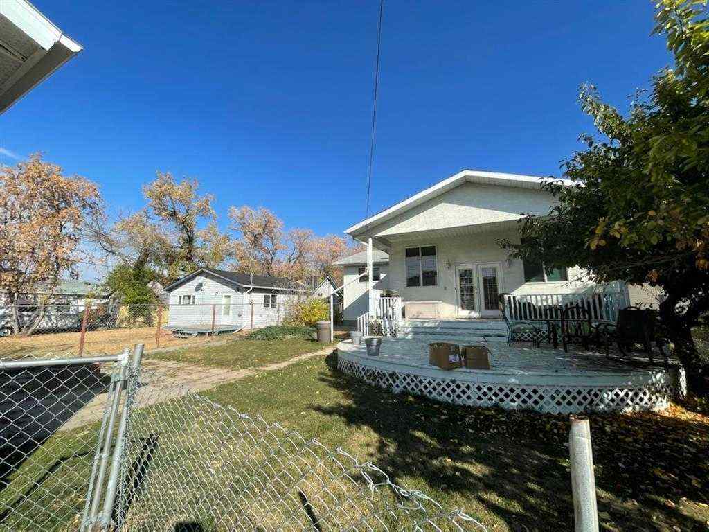 MLS® A2216354 - 1033 5 Avenue  in Wainwright Wainwright, Residential