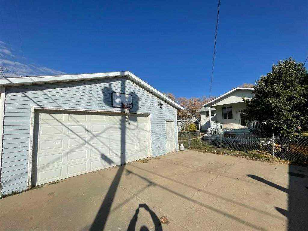 MLS® A2216354 - 1033 5 Avenue  in Wainwright Wainwright, Residential