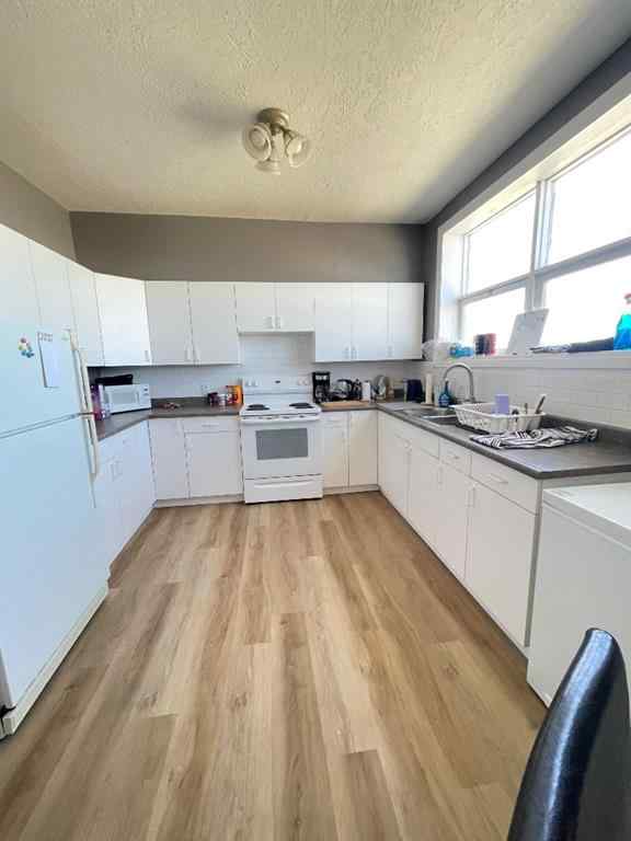 MLS® A2216391 - 5114 49th Street   in NONE High Prairie, Commercial