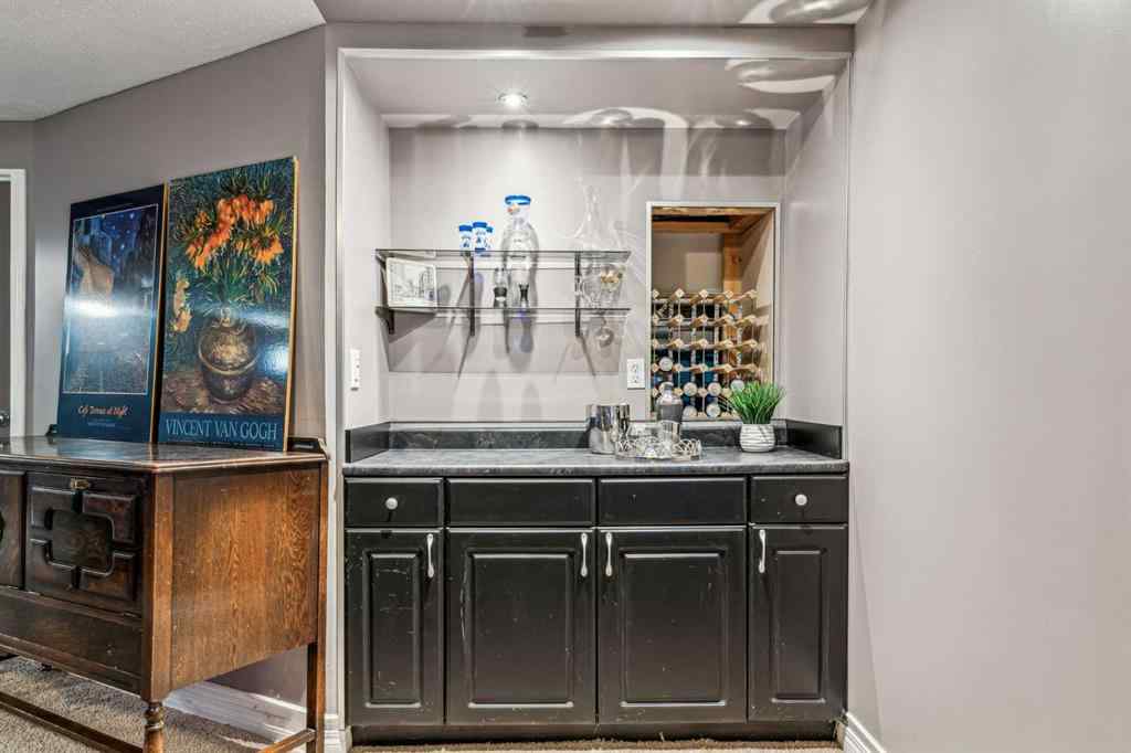 MLS® A2216457 - 220 72 Avenue NE in Huntington Hills Calgary, Residential