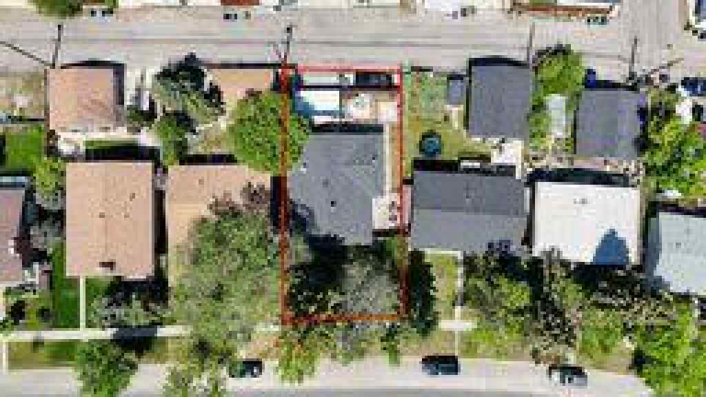 MLS® A2216457 - 220 72 Avenue NE in Huntington Hills Calgary, Residential