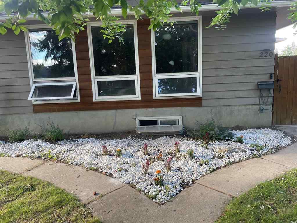 MLS® A2216457 - 220 72 Avenue NE in Huntington Hills Calgary, Residential