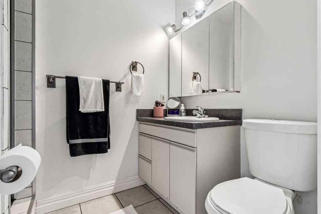 MLS® A2216457 - 220 72 Avenue NE in Huntington Hills Calgary, Residential