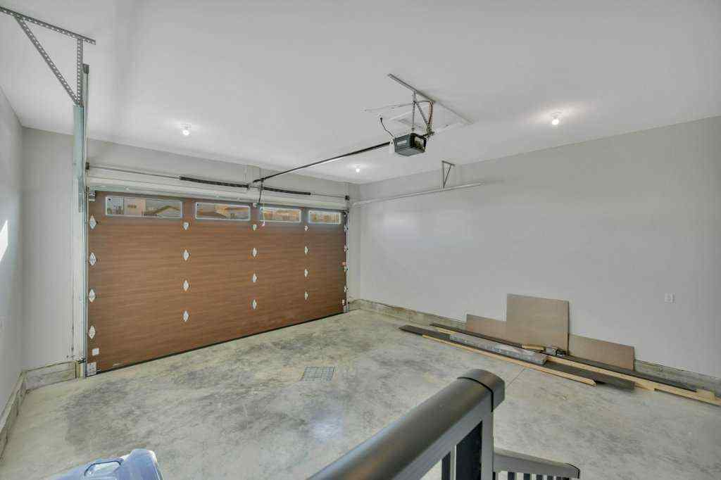 MLS&reg; # A2216709 - 7 Vincent Gate   in Vista Sylvan Lake, Residential Open Houses