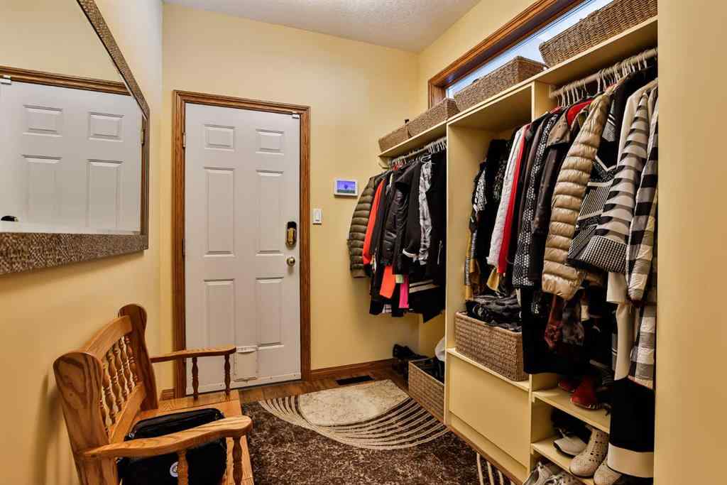 MLS® A2216766 - 3131 Parkside Drive S in Henderson Lake Lethbridge, Residential