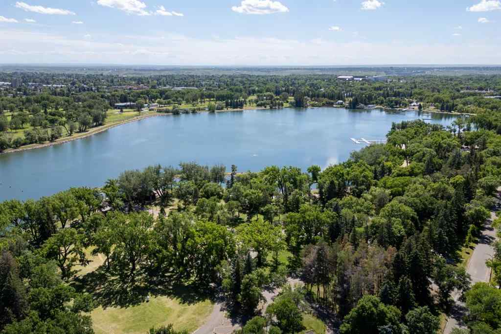 MLS® A2216766 - 3131 Parkside Drive S in Henderson Lake Lethbridge, Residential