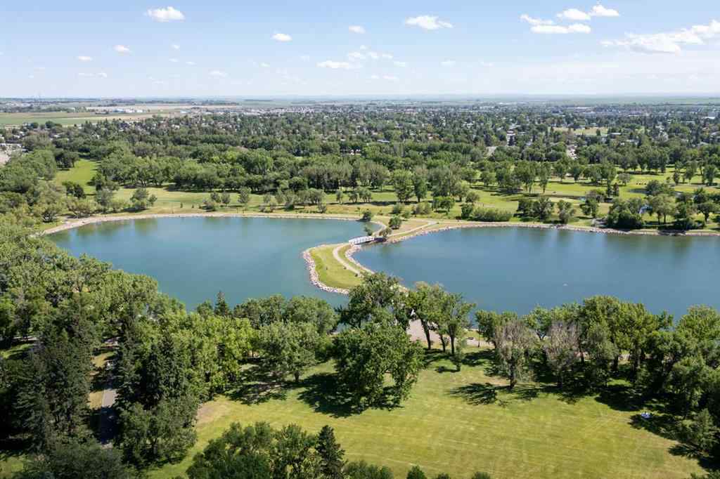 MLS® A2216766 - 3131 Parkside Drive S in Henderson Lake Lethbridge, Residential