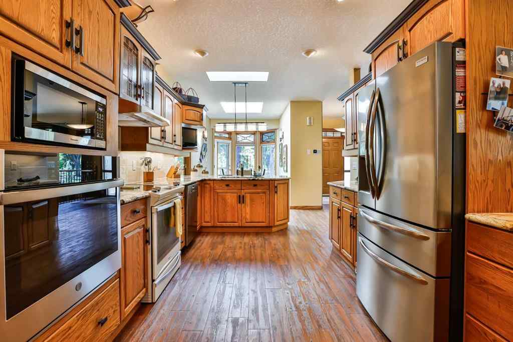 MLS® A2216766 - 3131 Parkside Drive S in Henderson Lake Lethbridge, Residential