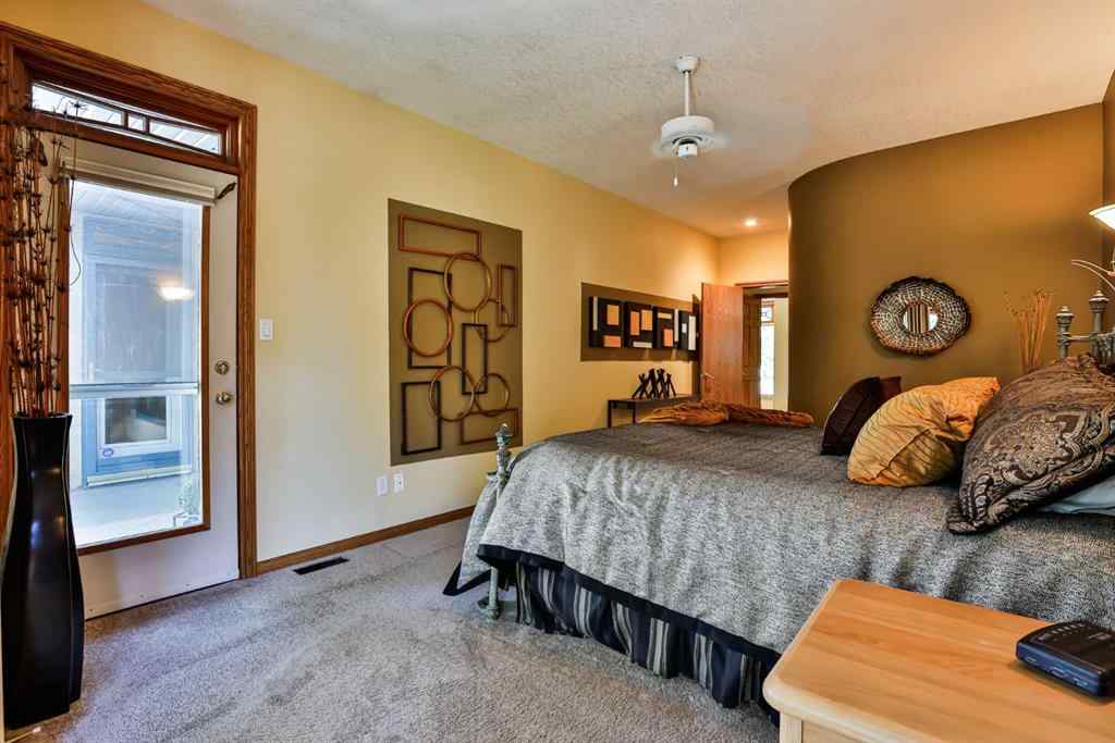 MLS® A2216766 - 3131 Parkside Drive S in Henderson Lake Lethbridge, Residential