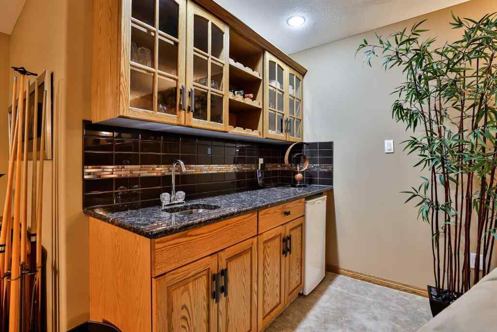 MLS® A2216766 - 3131 Parkside Drive S in Henderson Lake Lethbridge, Residential