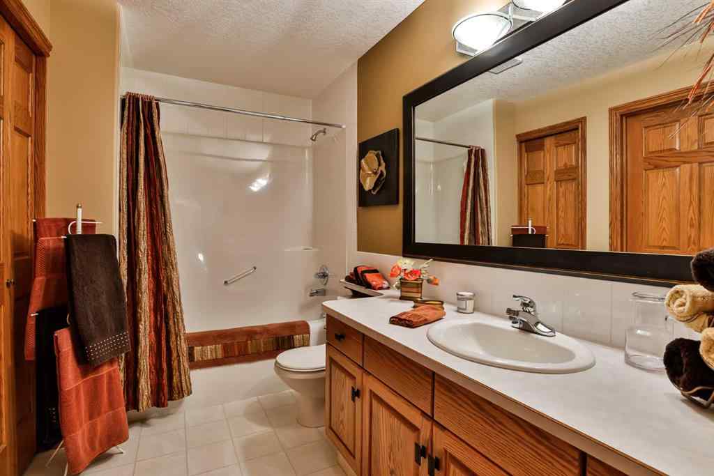 MLS® A2216766 - 3131 Parkside Drive S in Henderson Lake Lethbridge, Residential