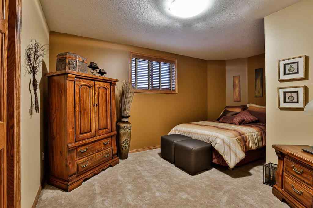 MLS® A2216766 - 3131 Parkside Drive S in Henderson Lake Lethbridge, Residential