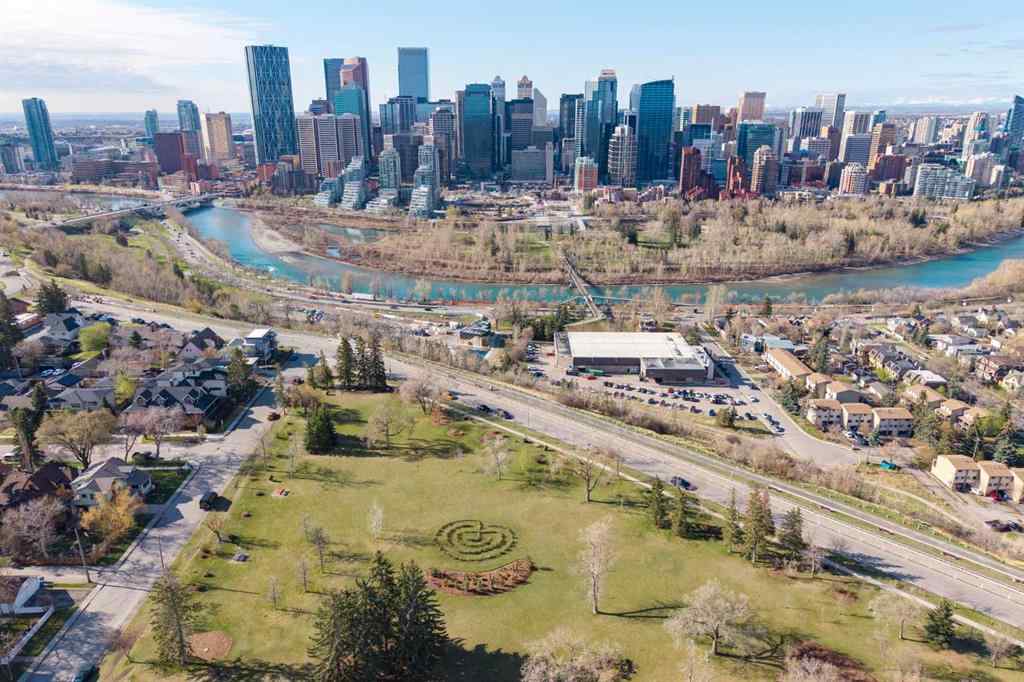 MLS® A2216921 - 202 11 Avenue NW in Crescent Heights Calgary, Residential