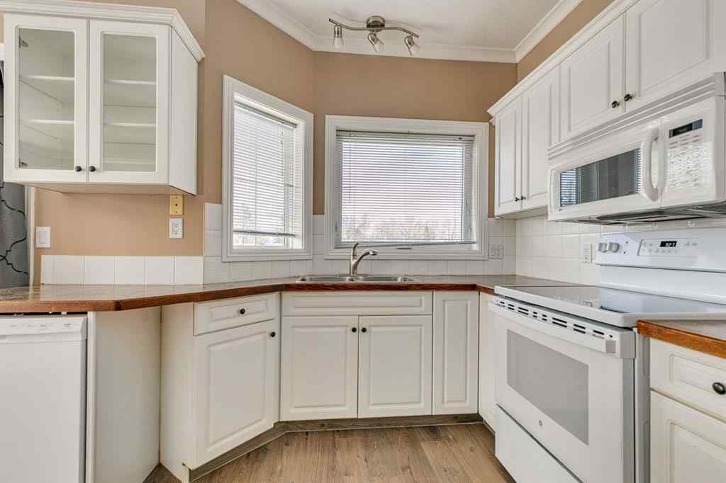 MLS® A2216966 - Unit #204 7 Lineham Avenue  in Heritage Okotoks Okotoks, Residential
