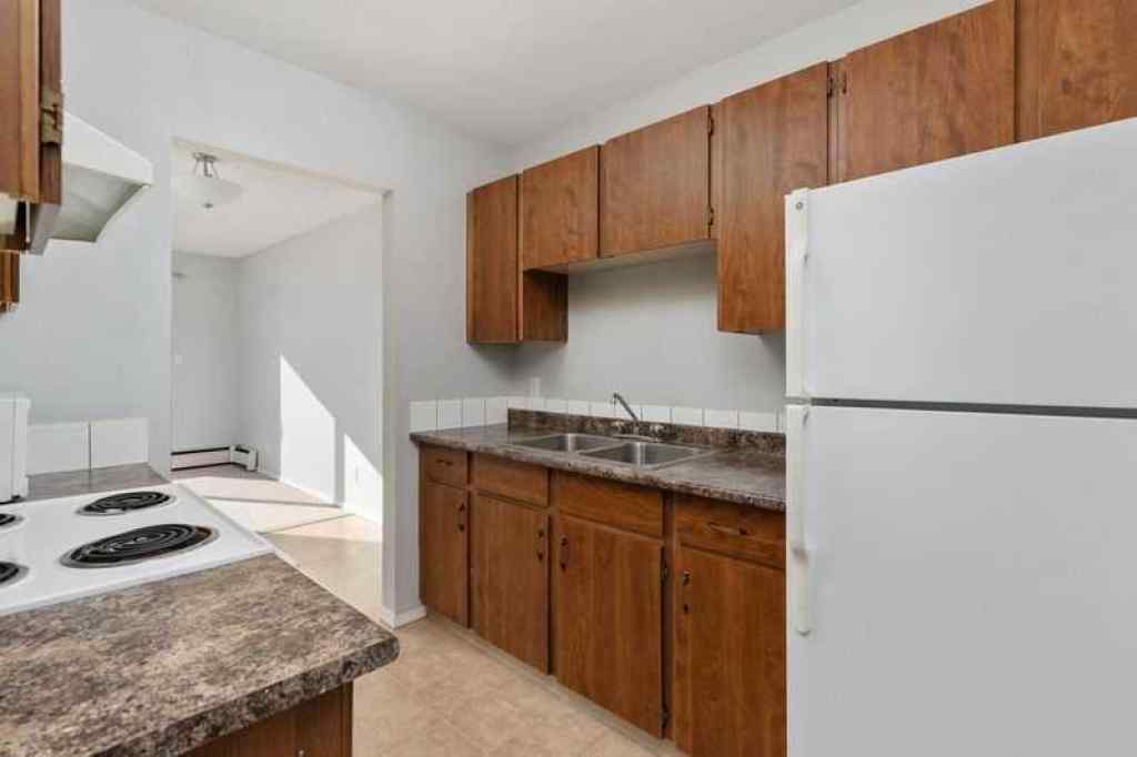 MLS® A2217099 - Unit #402 5418 52 Street  in Sparling Camrose, Residential