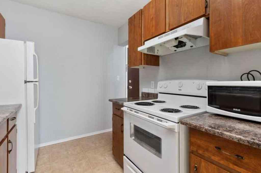 MLS® A2217099 - Unit #402 5418 52 Street  in Sparling Camrose, Residential